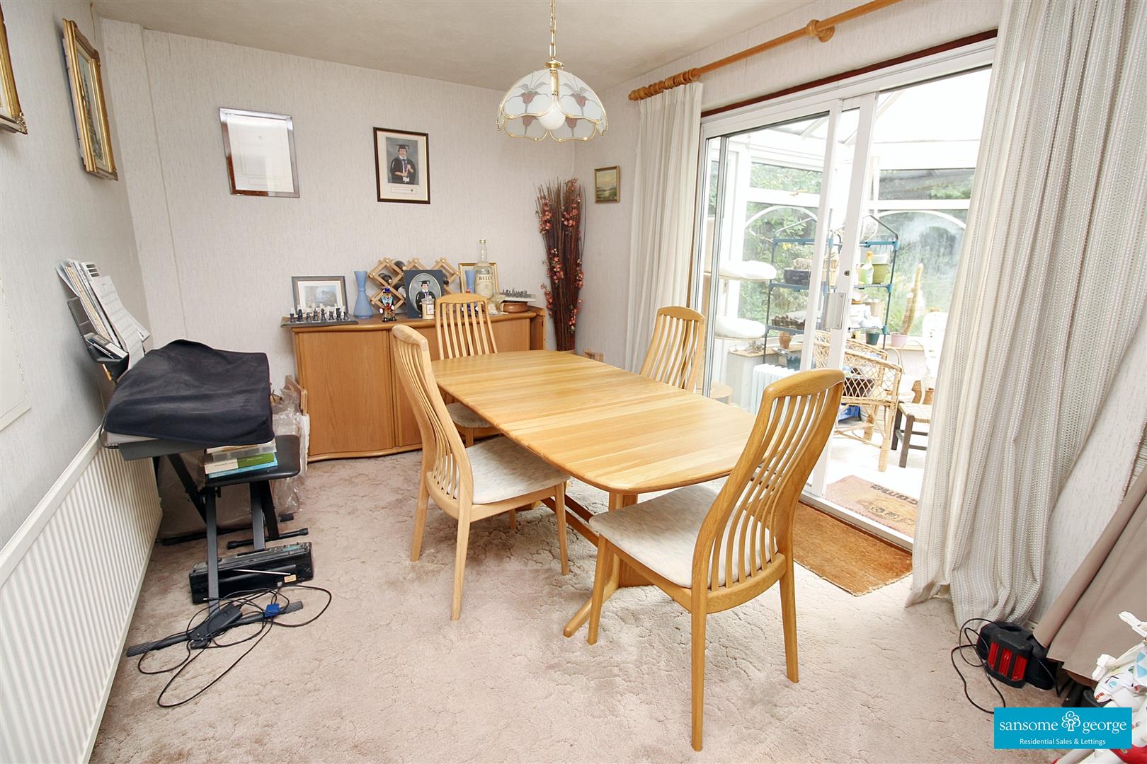 Simons Close, Tilehurst, Reading
